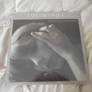 Taylor Swift 2026 Calendar NWT